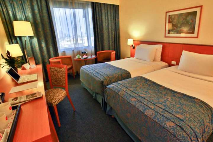 Room 14 of 66