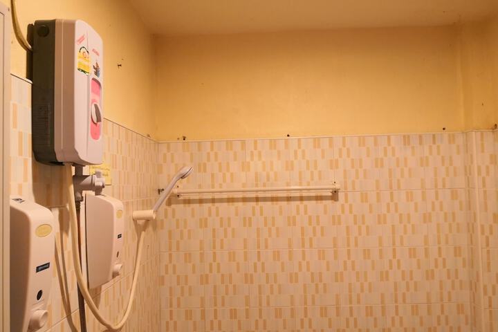 Room 34 of 34