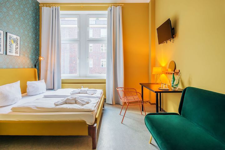 Room 9 of 48
