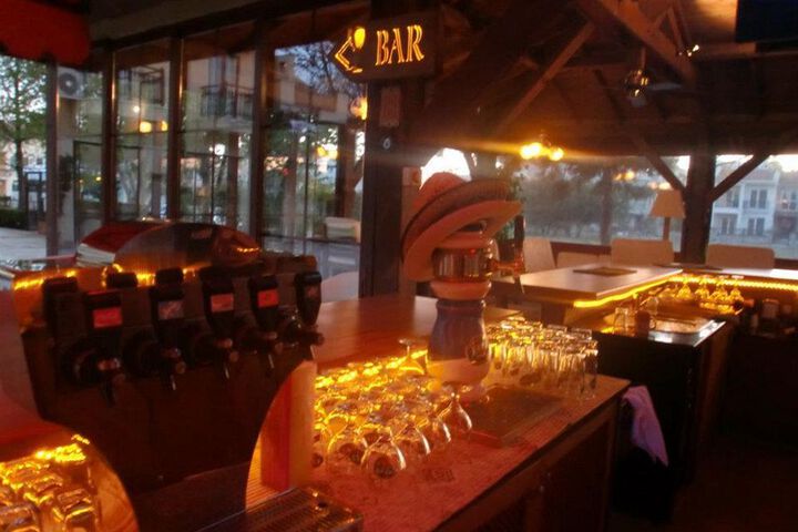 Hotel Bar