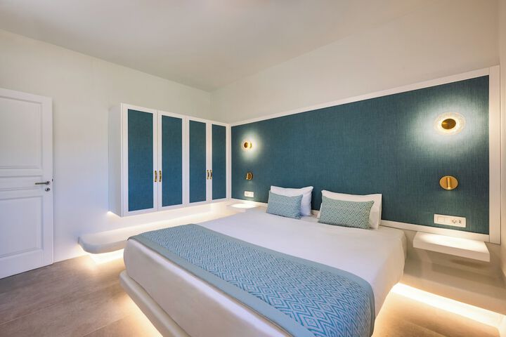 Room 9 of 100