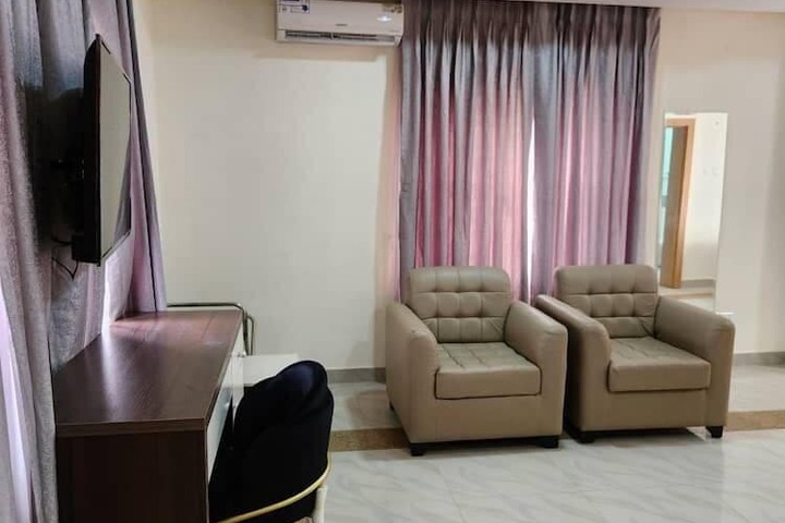 Room 12 of 34
