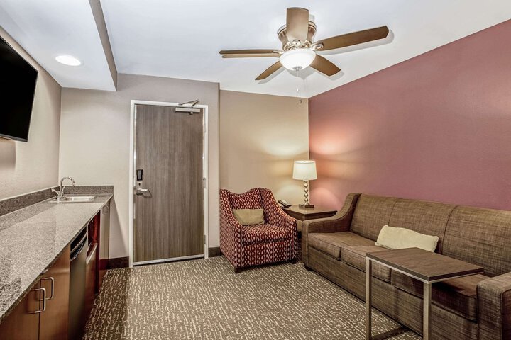 Room 16 of 31
