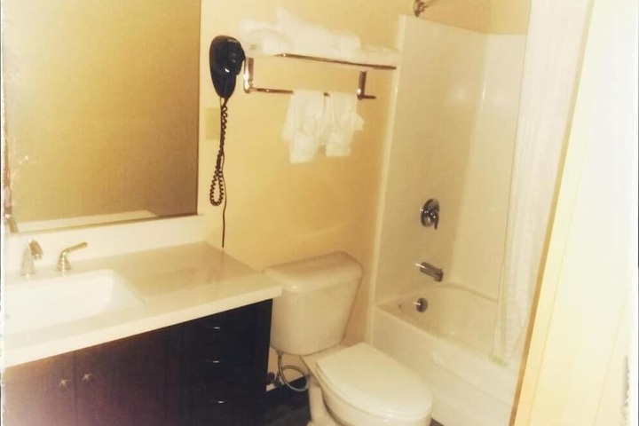 Room 12 of 27