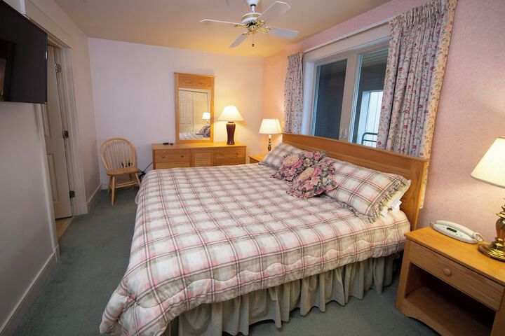 Room 9 of 83
