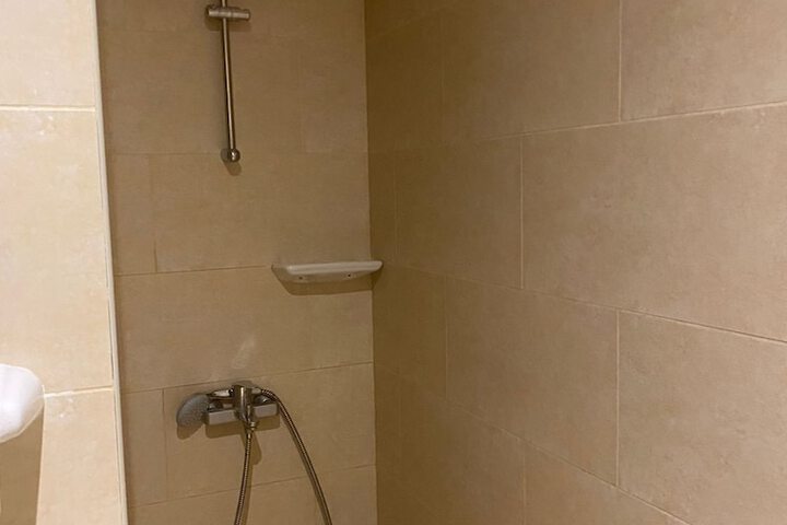 Room 10 of 20