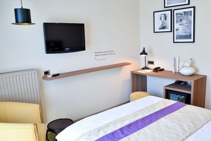 Room 21 of 41