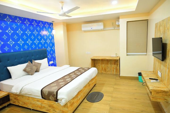 Room 5 of 22
