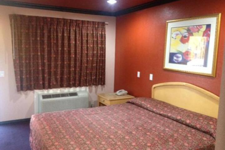 1 King Bed (1 of 3)