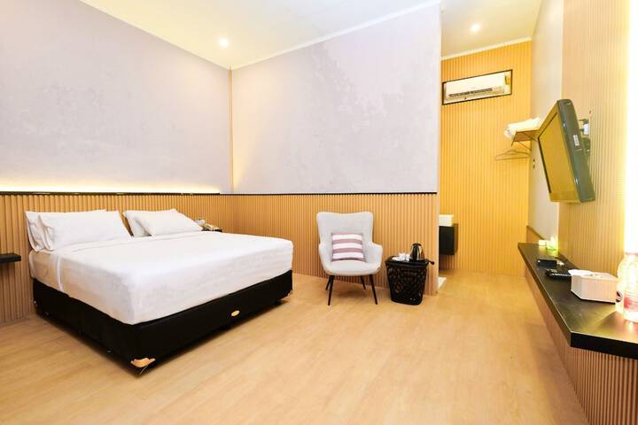 Room 14 of 42