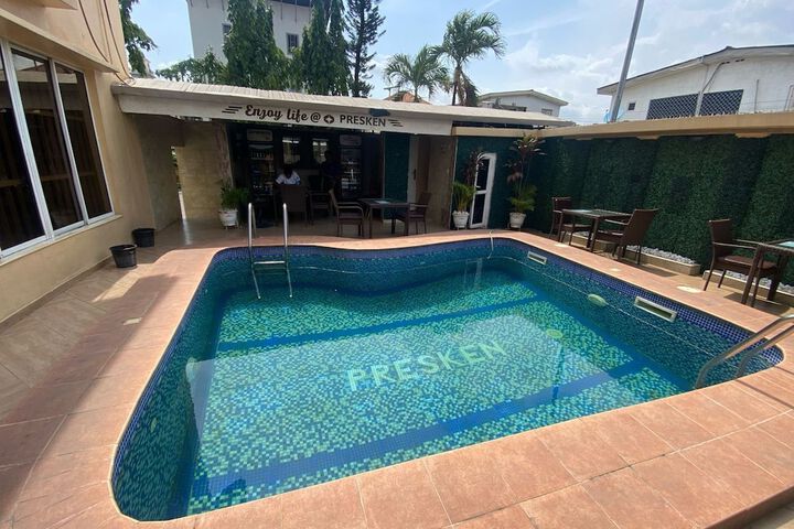 Pool 18 of 26