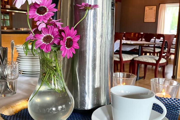 Breakfast/Coffee Service 26 of 48