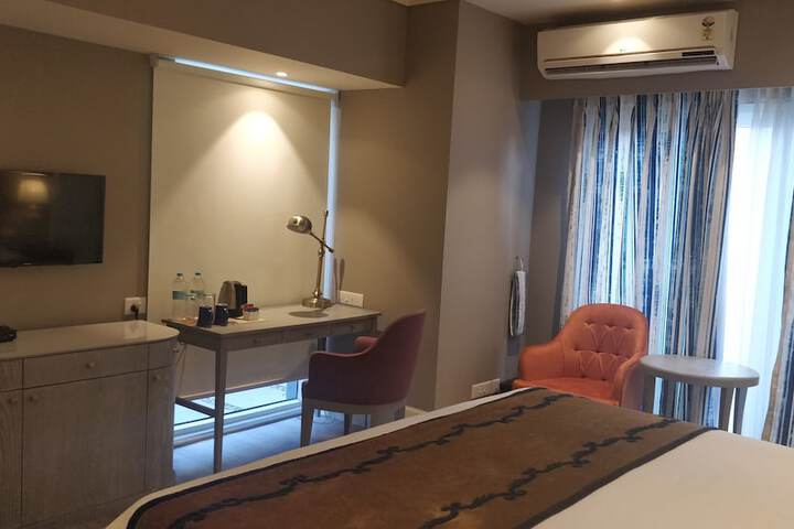 Room 11 of 158