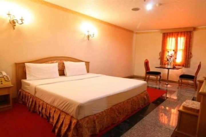Room 6 of 20