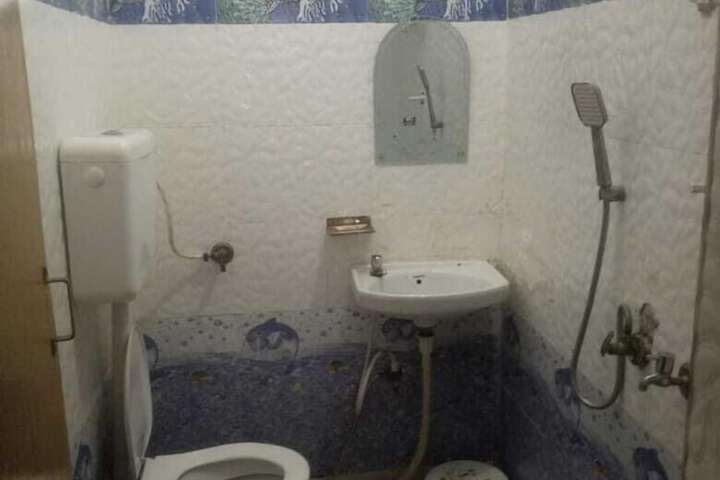 Room 8 of 15