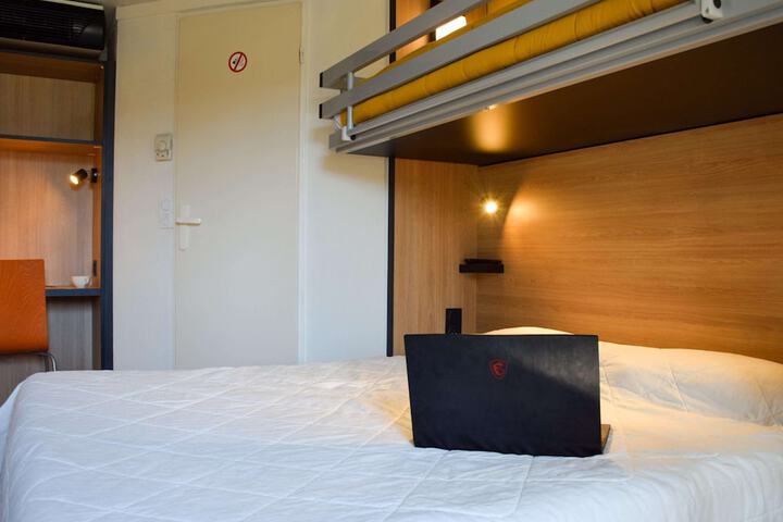 Room 10 of 29