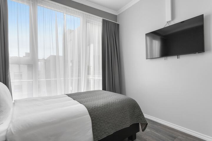 Room 8 of 35