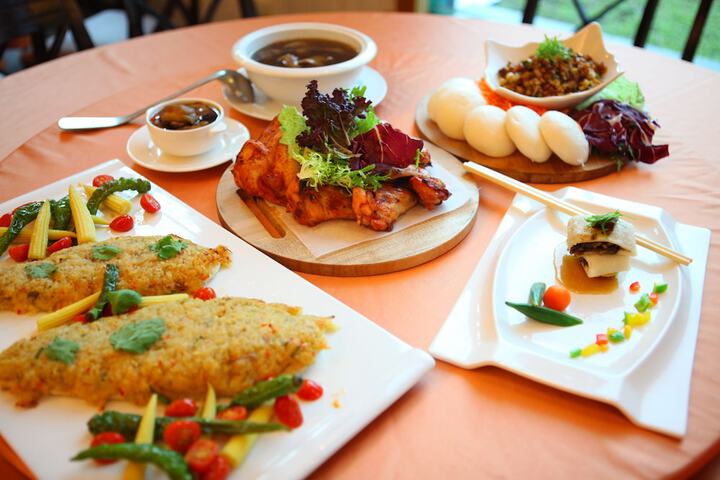 Dining 57 of 73