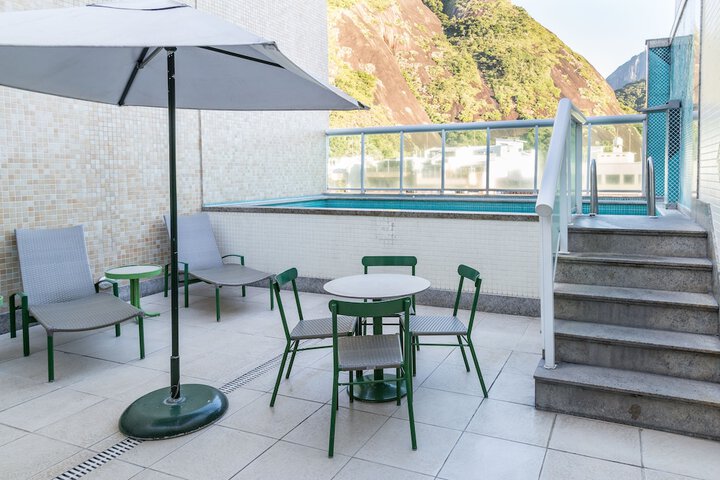 Sundeck 96 of 109