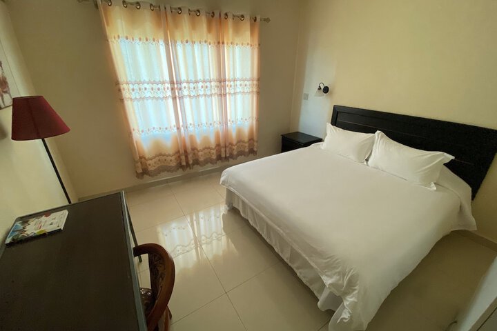 Room 25 of 48