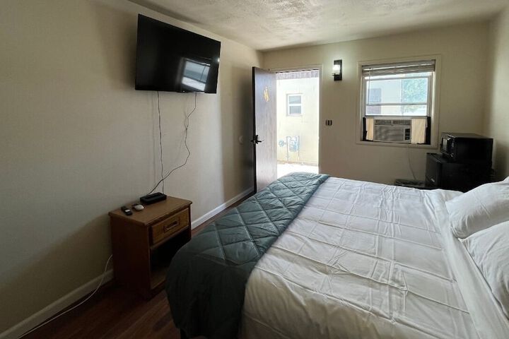 Room 5 of 41