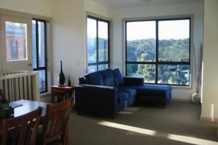 Room 6 of 10