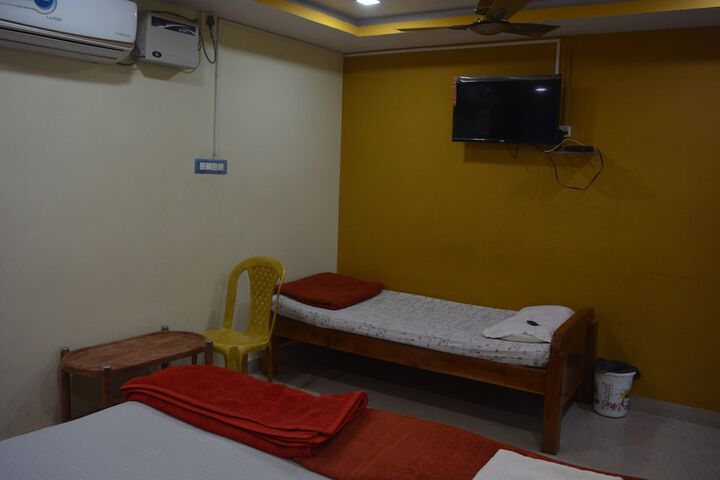 Room 57 of 94
