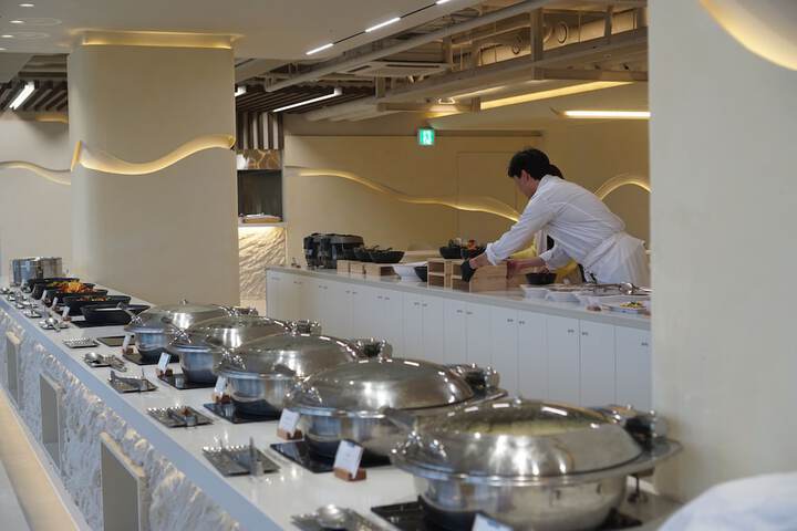 Dining 66 of 84
