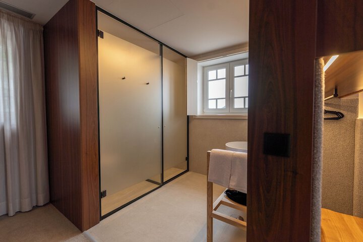 Room 5 of 86