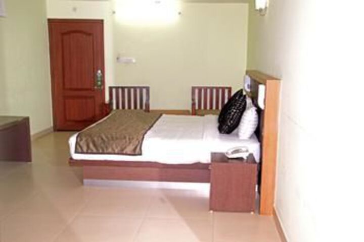 Room 10 of 12