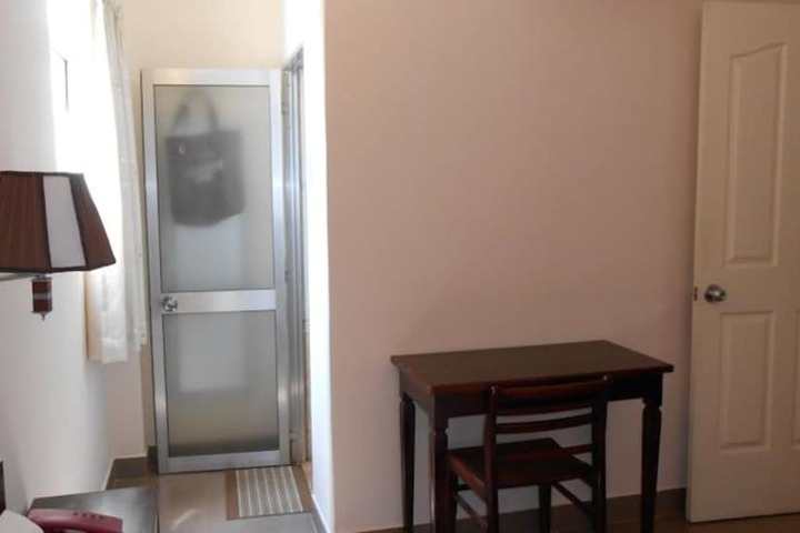 Room 5 of 43