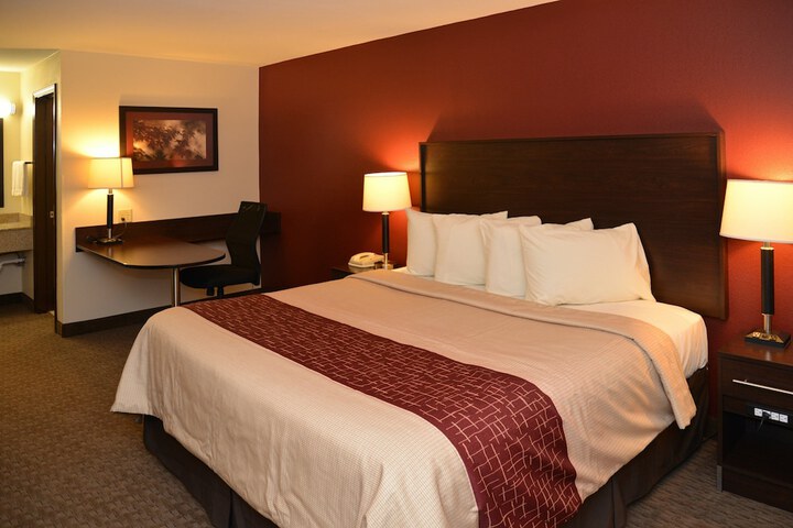 Superior King Bed (6 of 9)