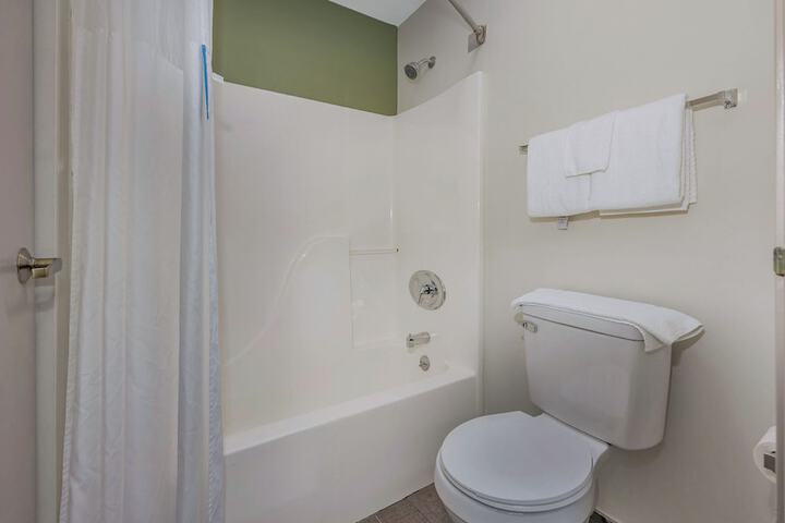 Queen Bed Accessible (7 of 22)