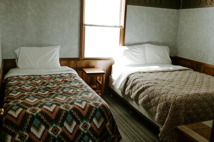 Room 25 of 132