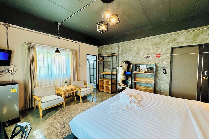 Room 28 of 67