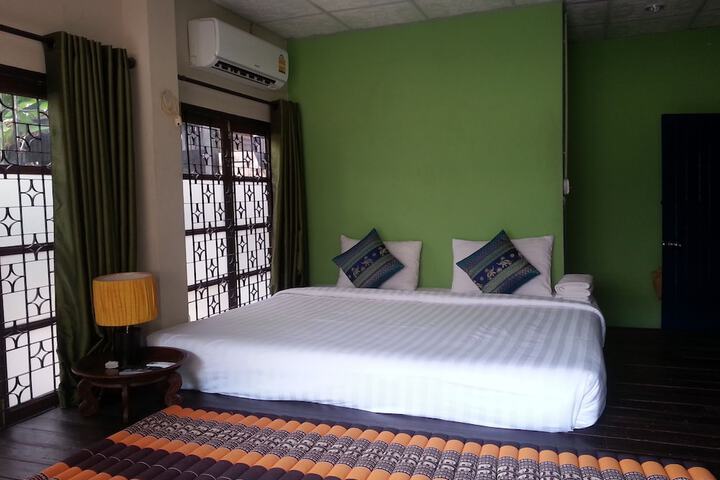 Room 18 of 52