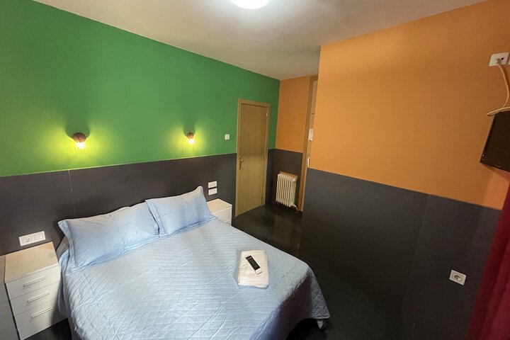 Room 8 of 50