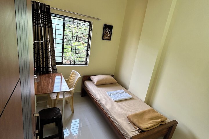 Room 5 of 7