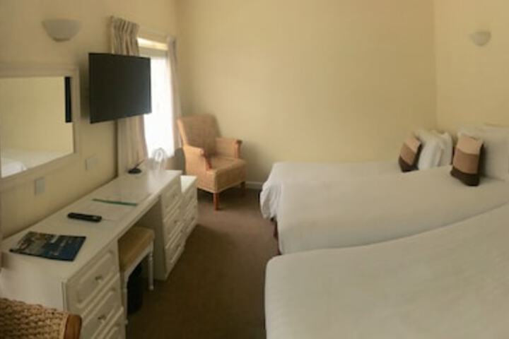 Room 7 of 40