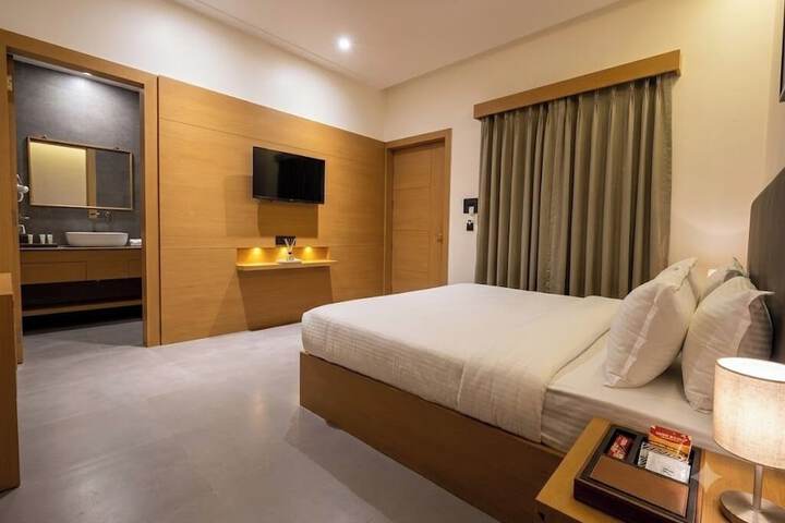 Room 13 of 39