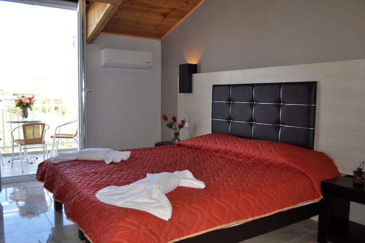 Room 4 of 101