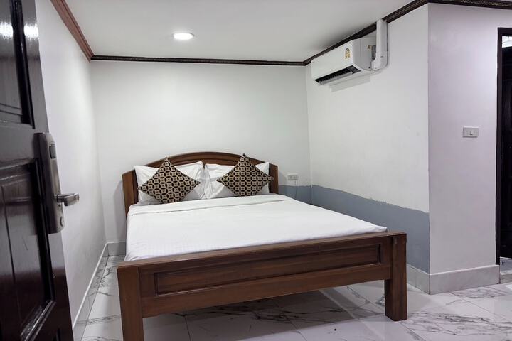 Room 26 of 44