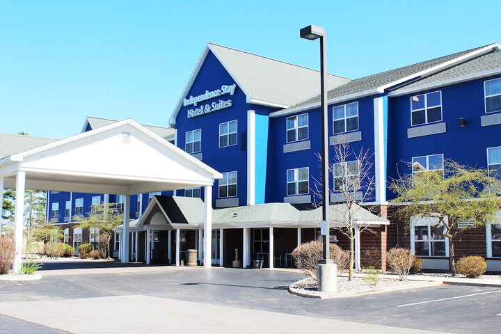 Independence Stay Hotel &  Suites in Marinette, WI