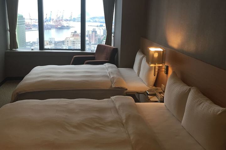 Room 9 of 35
