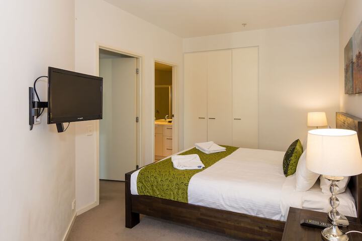 Room 10 of 99