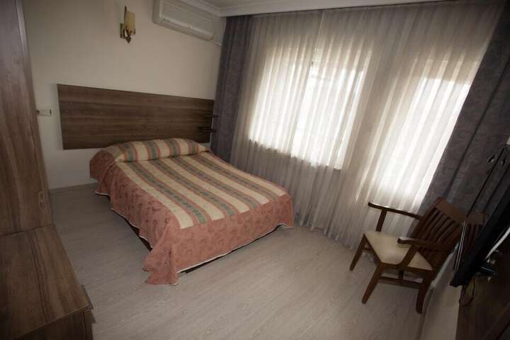 Room 9 of 31