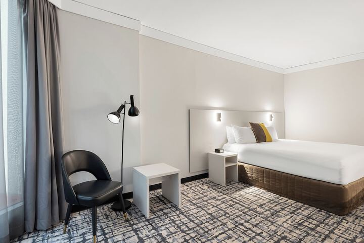 Room 22 of 48