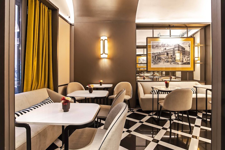 Guest Lobby