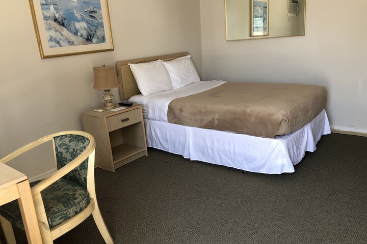 Room 3 of 25