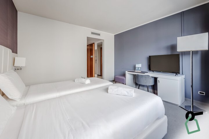 Room 25 of 56